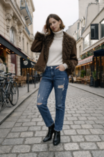 Yırtık Detaylı Yüksek Bel Mom Jean - Görsel 3