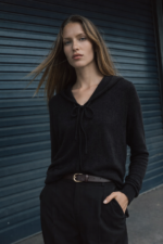 Bağcık Detaylı Siyah Triko Kazak