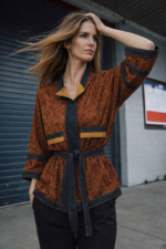 Desenli Kuşaklı Kimono Bluz ve Pantolon - Görsel 3