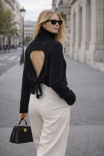 Siyah Sırt Dekolteli Bağlama Detaylı Triko Kazak